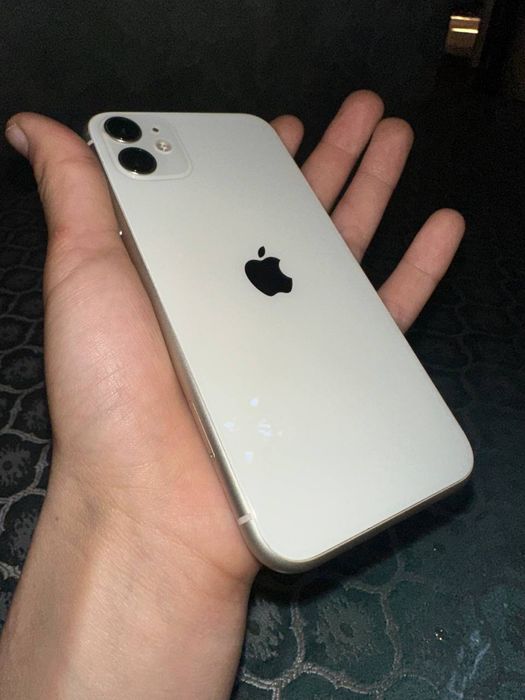 iPhone 11. Korobka dokument bor