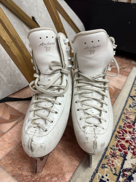 Продам Фигурные коньки