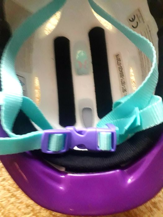 Нова каска за колоездене на Леденото кралство