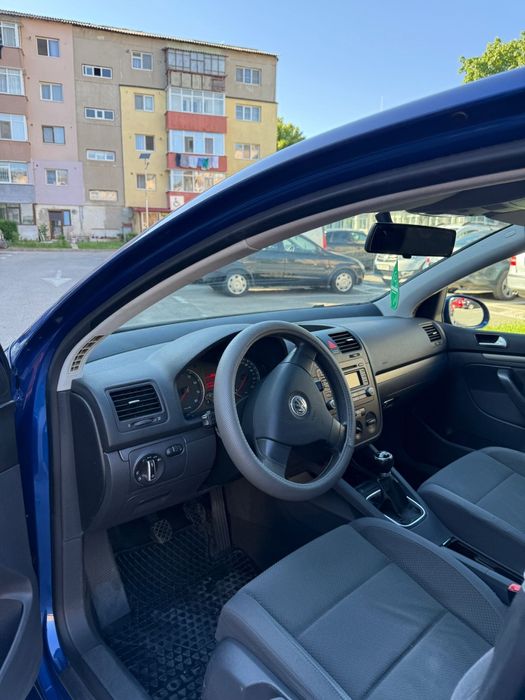Vând golf 5 2007 1.6 Benzina