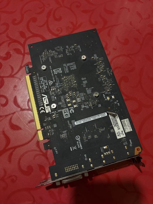 видеокарта ASUS  GTX 1050 3 ГБ.