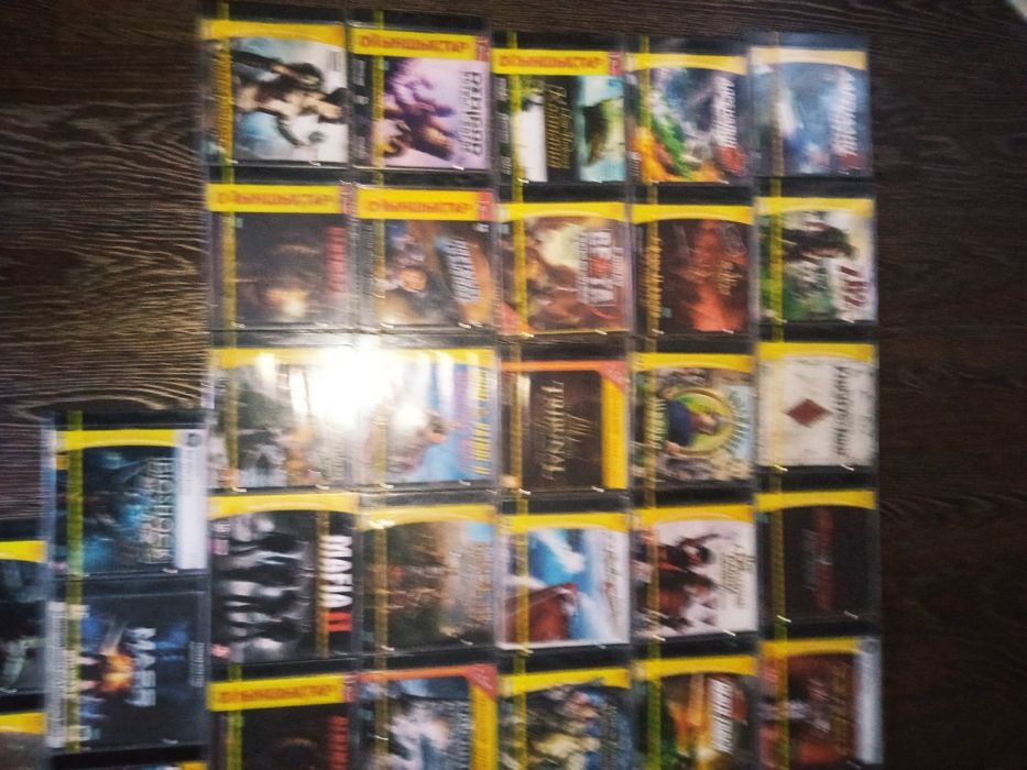 лицензионные диски игр.