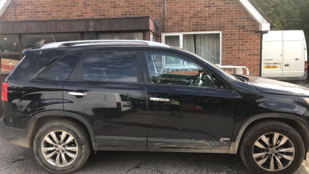 DEZMEMBREZ Piese Kia Sorento Motor 2.2 Diesel Cod D4HB euro 4 5 193 CP Cutie de Viteze Automata transfer capota Bara fata completa Portiera 2009-2015 Turbina Injectoare pompa injectie Compresor clima AC