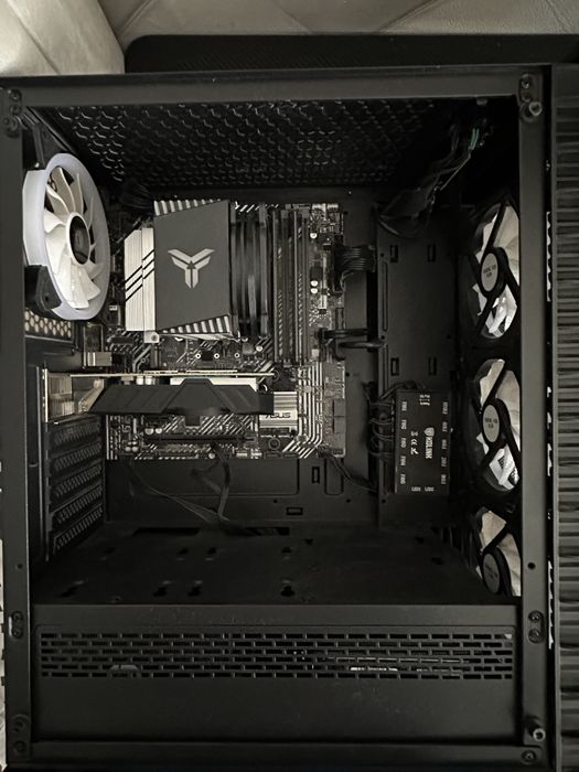 Предлагам геймърски компютър