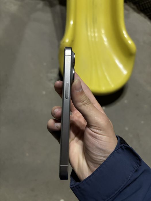 Iphone 15 pro 256gb 93%