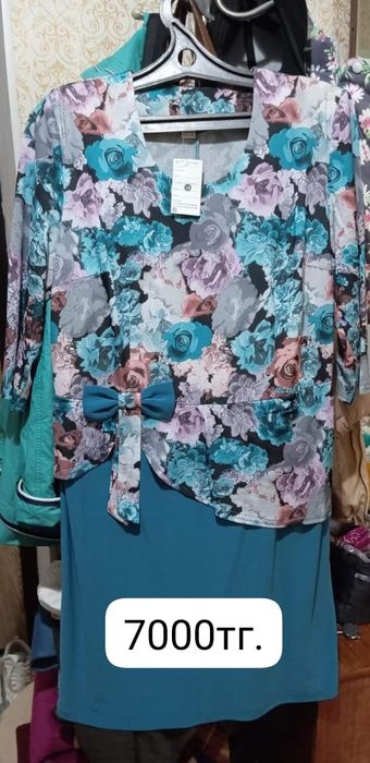 Продам Платья новые !