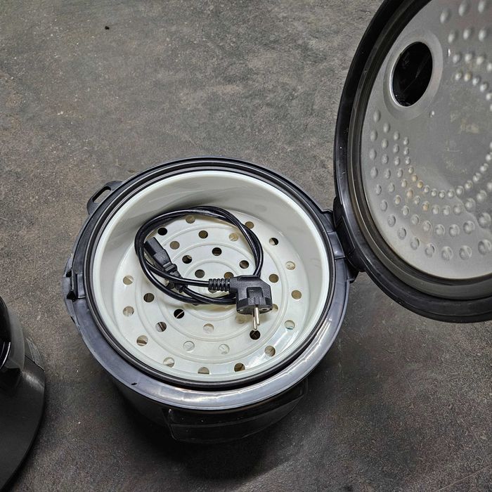 Продавам Уред за готвене мултикукър Делимано цена 10 евро