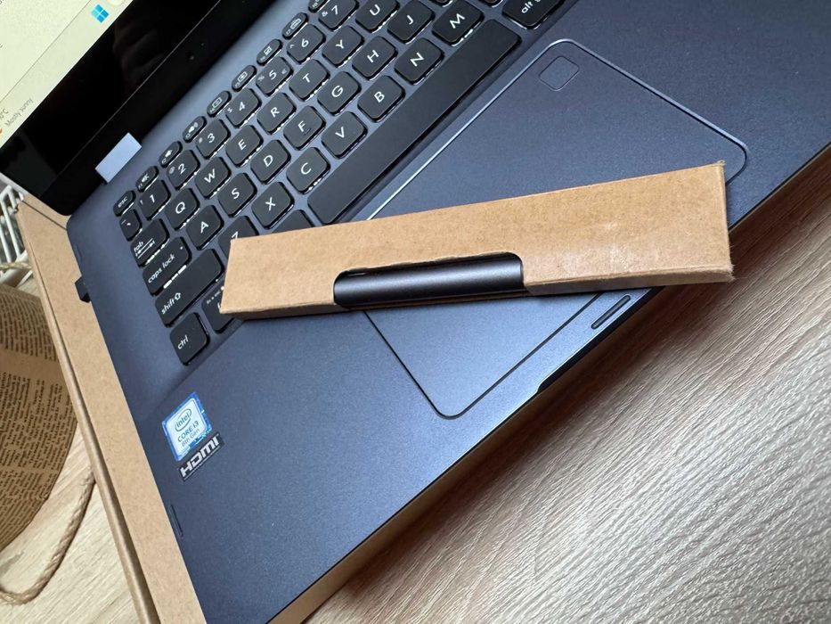 Laptop Asus 8145u cu ecran tactil