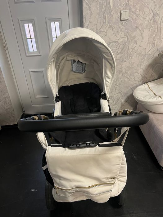 Бебешка количка Tutek