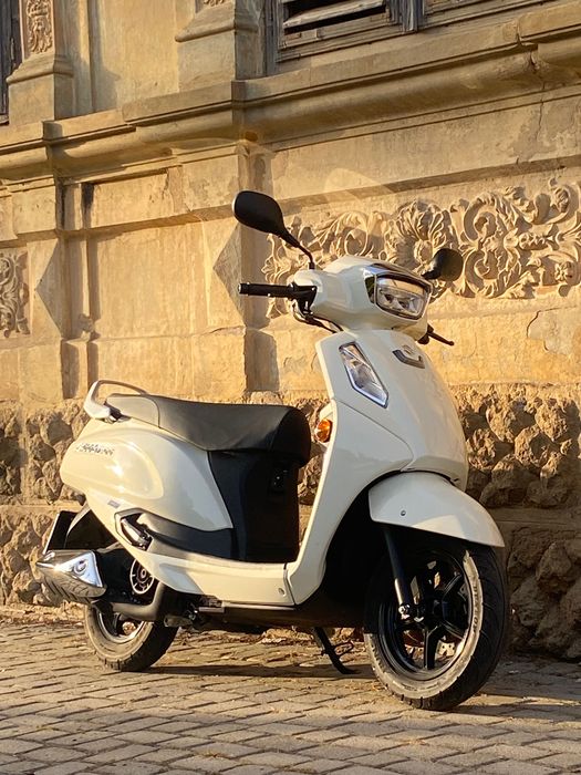 Scooter suzuki address 125 2026 se conduce cu B