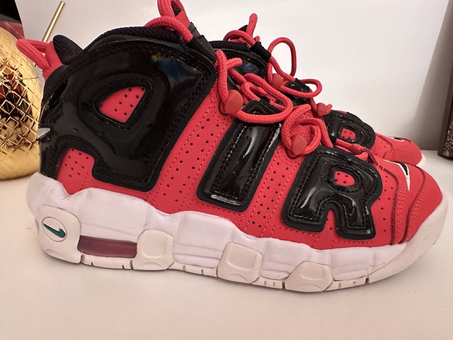 Nike Air dama, rosu si negru, marime 38, 24 cm.