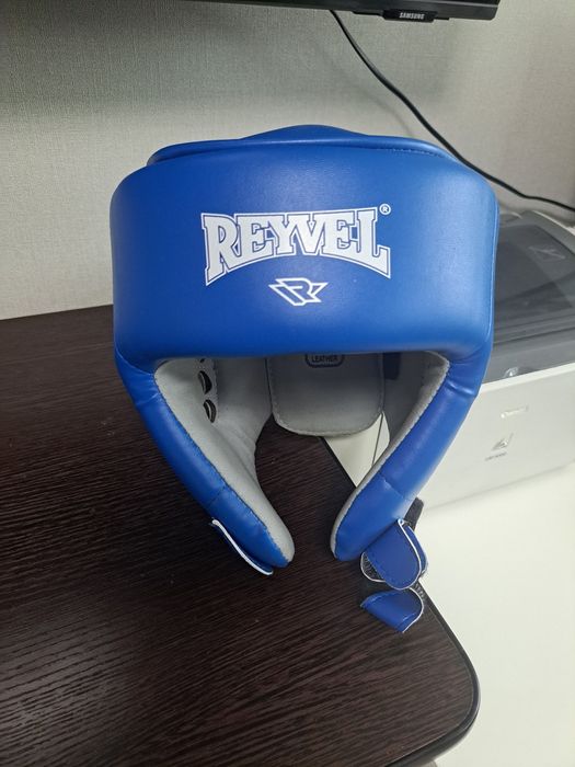 Шлем боксёрский,