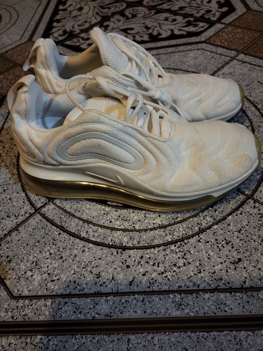 Нови удобни обувки