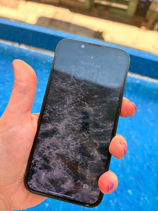 iPhone 13 mini (Green) – Напълно работещ (счупен гръб) / става и за части - 130€ (260 лв.)