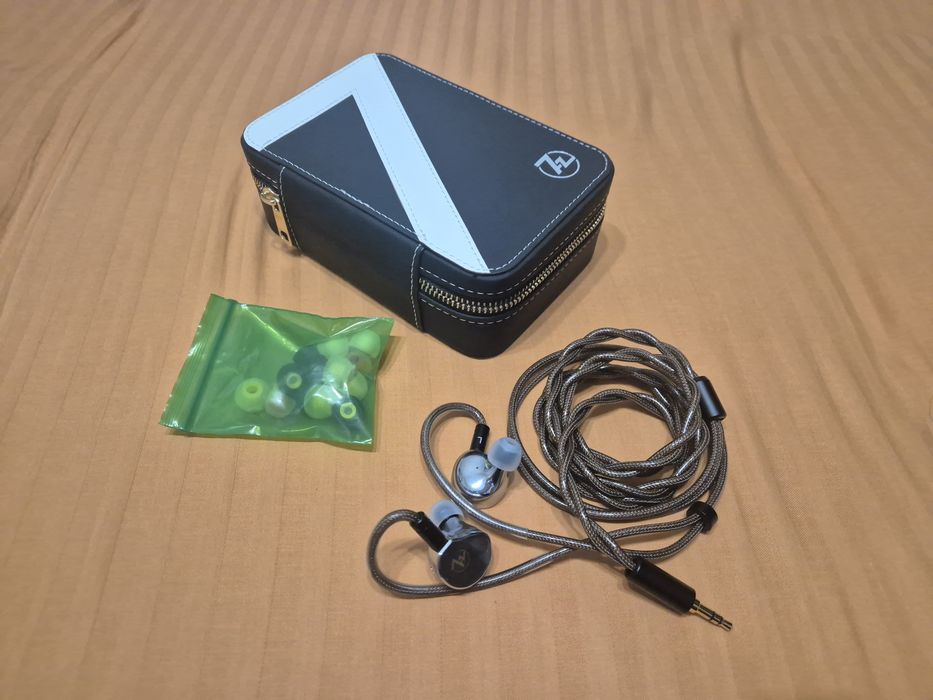 7Hz x Crinacle Divine