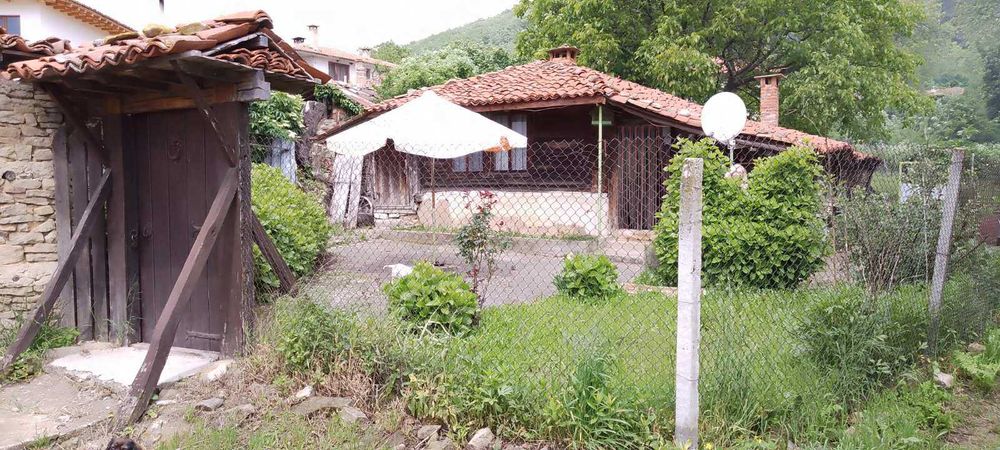 Продава се Къща в Шумен, Център - 96 кв.м за 425 €/кв.м - Снимка #1