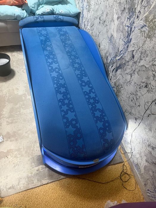 Кровать детская машинка