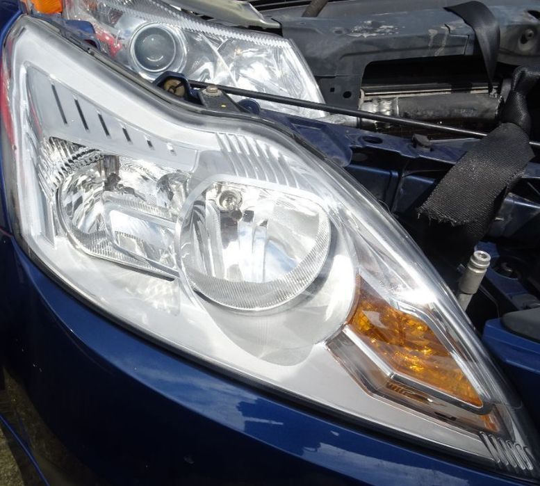 Fata completa Ford Focus 2 facelift din 2010 volan pe stanga