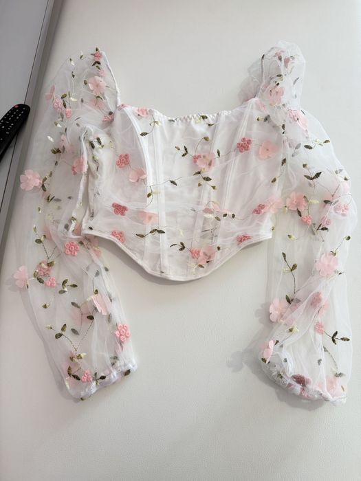 Пролетна блуза-корсет