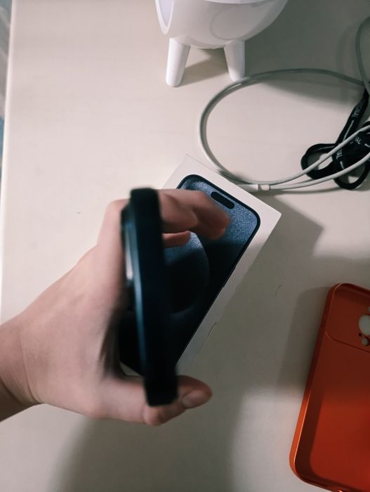 Продам  iPhone 15 pro