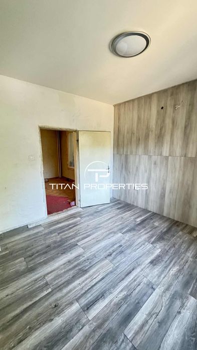 Продава се Тристаен апартамент в Пловдив, Южен - 76 кв.м за 1250 €/кв.м - Снимка #2