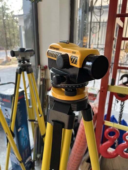 Нивелир оптическый “CST BERGER”