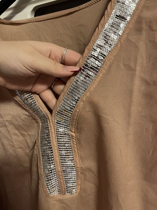 Bluza cu detalii argintii