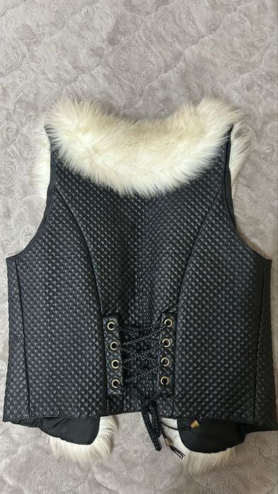 Елече с бял пух.