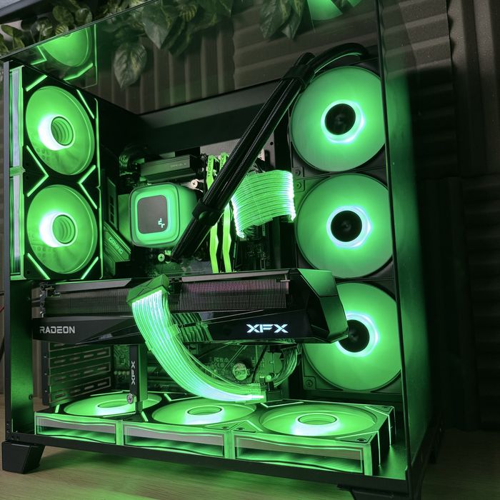 ЛИЗИНГ! Геймърски звяр Ryzen 7 9800X3D / RX 9070 XT / 32GB / 1TB SSD