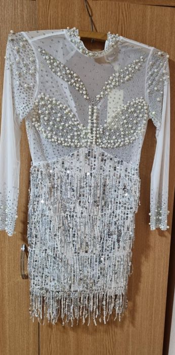 Vând rochie nouă cu etichetă