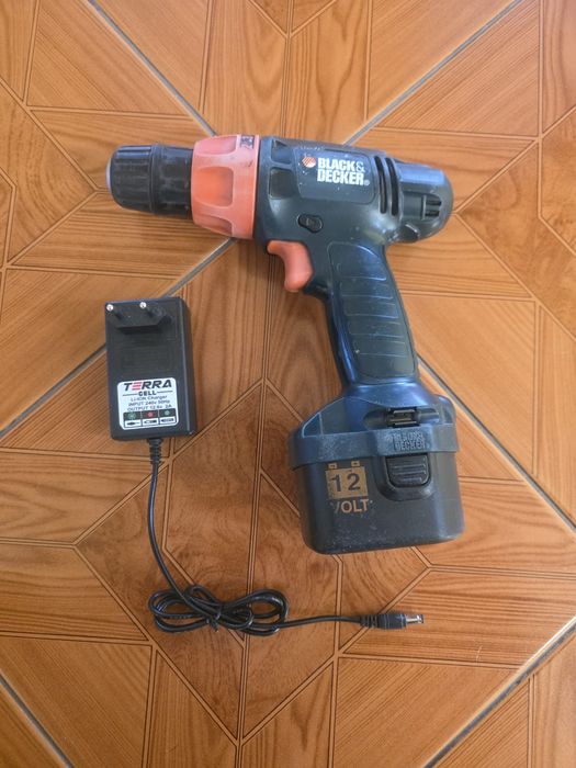Bormasina cu acumulator Black&Decker 12 v