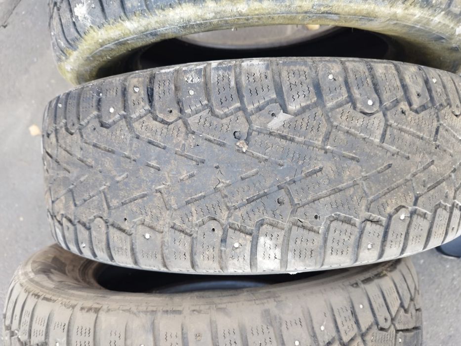 Зимние шины 215/65/17