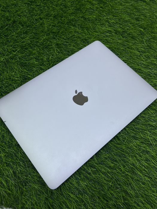 MacBook Pro M2 2022