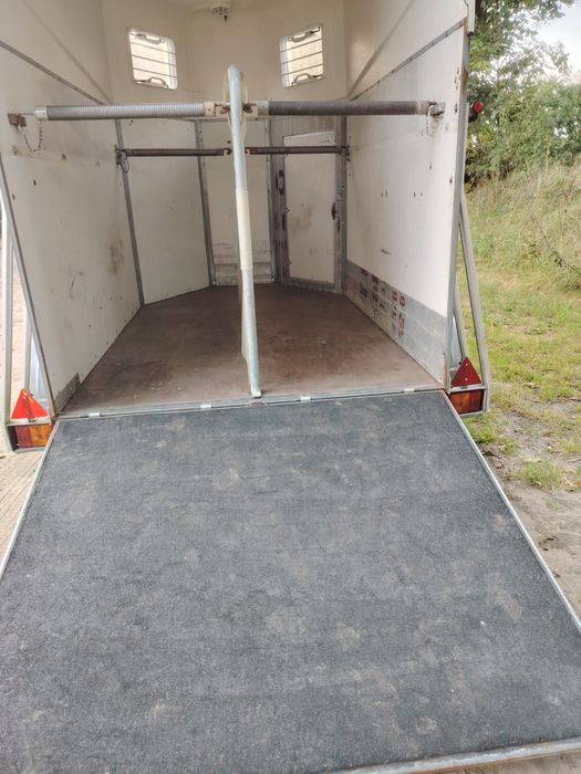 Remorca pentru transport de animale