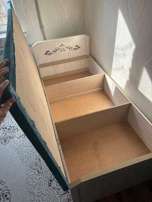 Продаётся  кровати.