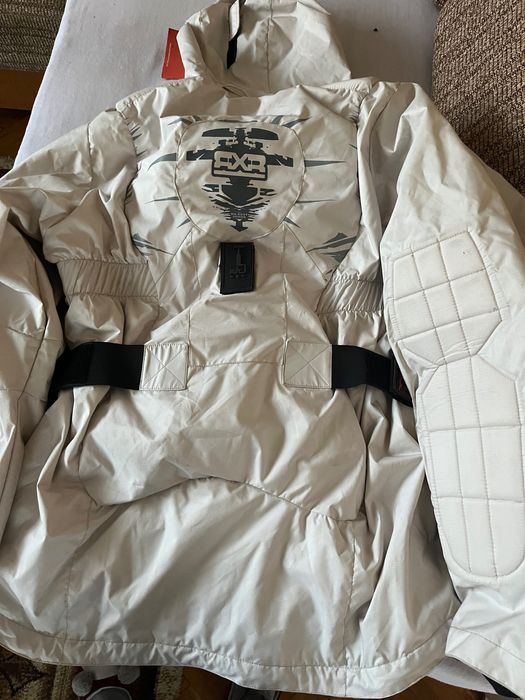 Продавам зимно спортно яке