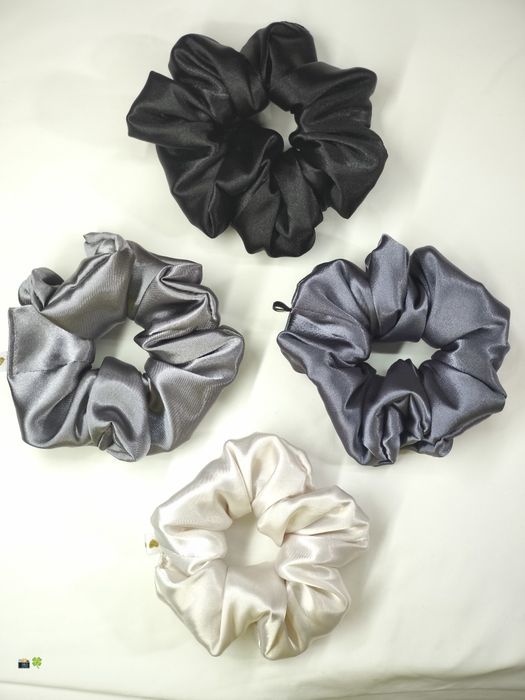 Скрънчи от кадифе и сатен