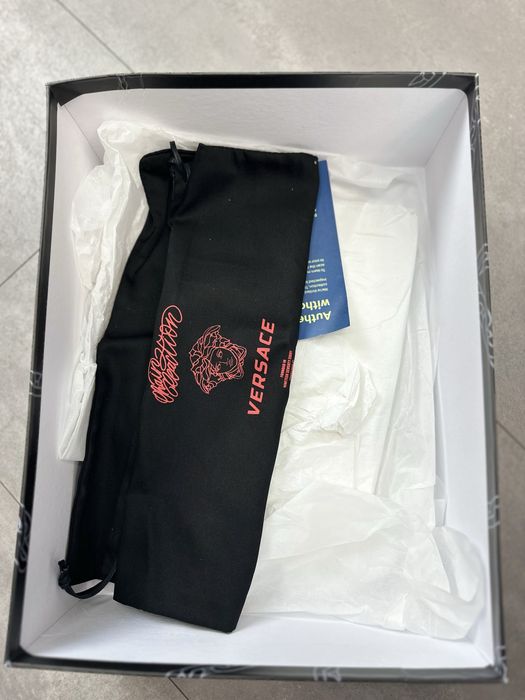 Versace Chain Reaction