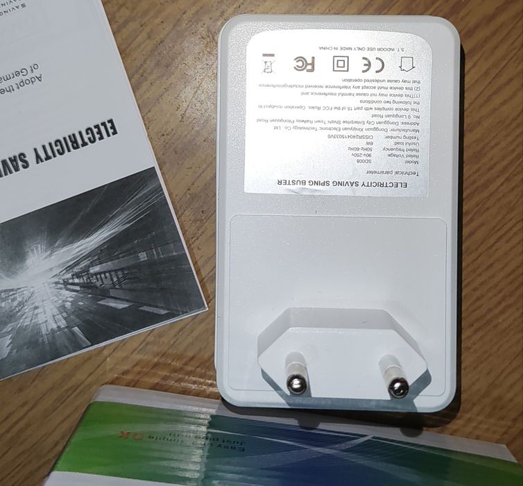 Реле напряжения цифровое с розеткой. Защита от скачков.