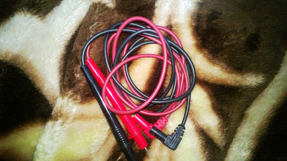 Multimetru profesional cu taste si memorie HC 737 nou