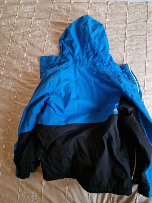 Vand geaca Wedze marime 142 sau 10 ani