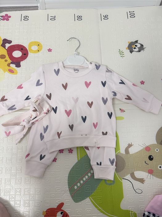 Продается костюм для девочек