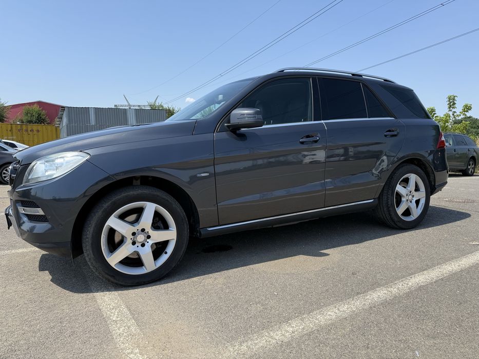 MERCEDES-BENZ ML-Class 2011 — imagine 3