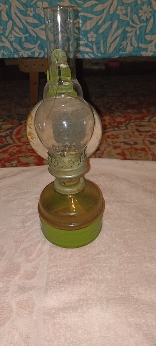 Продаю советскую настенную керосиновую лампу