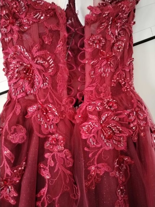 Абитуриентска рокля