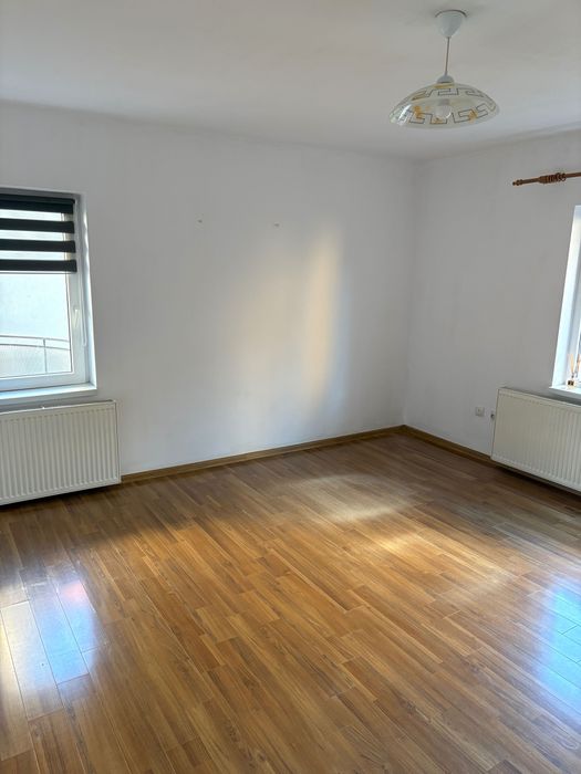 P.F. Închiriez apartament cu 2 camere Manastur 380€ ușor negociabil
