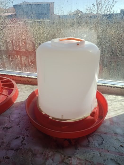 Поилки и кармушки