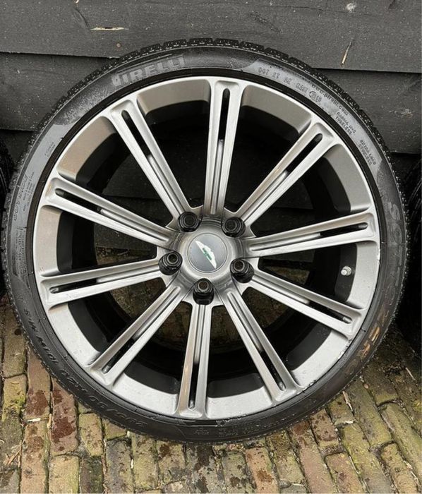 Asron martin джанти 20 цола ( Зимни гуми )