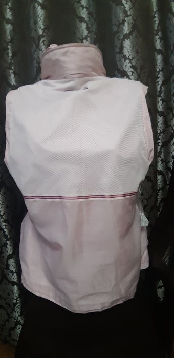 Vestă de toamna/primavara roz cu gluga.