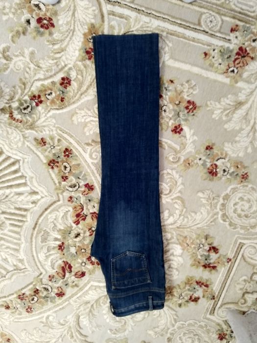 Продам джинсы,брюки